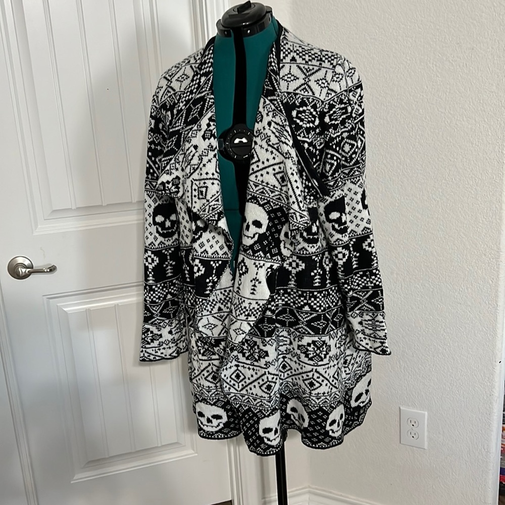 Torrid - Size 3 - Skull Sweater